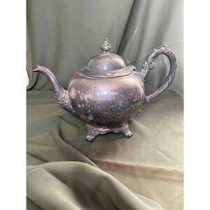 Vintage Oneida Wm A Rogers Silverplate Tea Pot